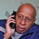El disidente cubano Guillermo Fariñas habla por teléfono el pasado 15 de diciembre de 2010
