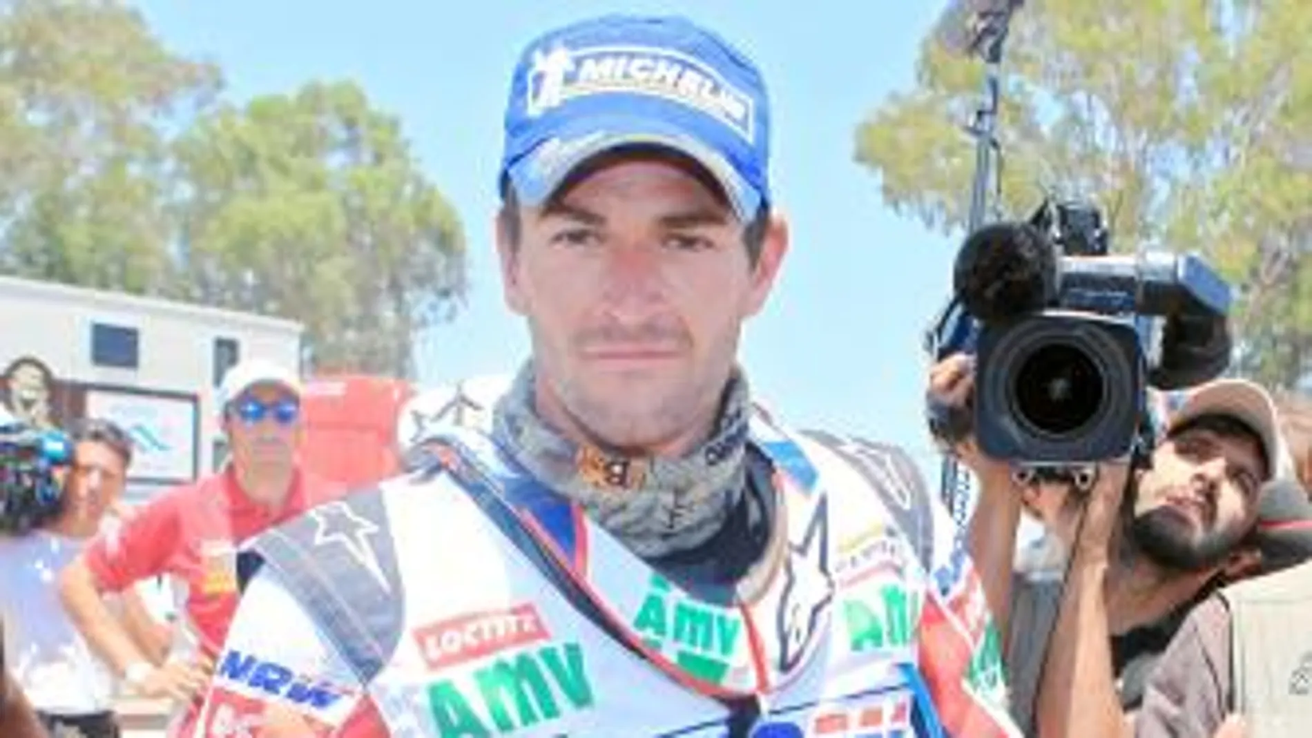 El piloto de Aviá celebra su tercer éxito en el Rally Dakar