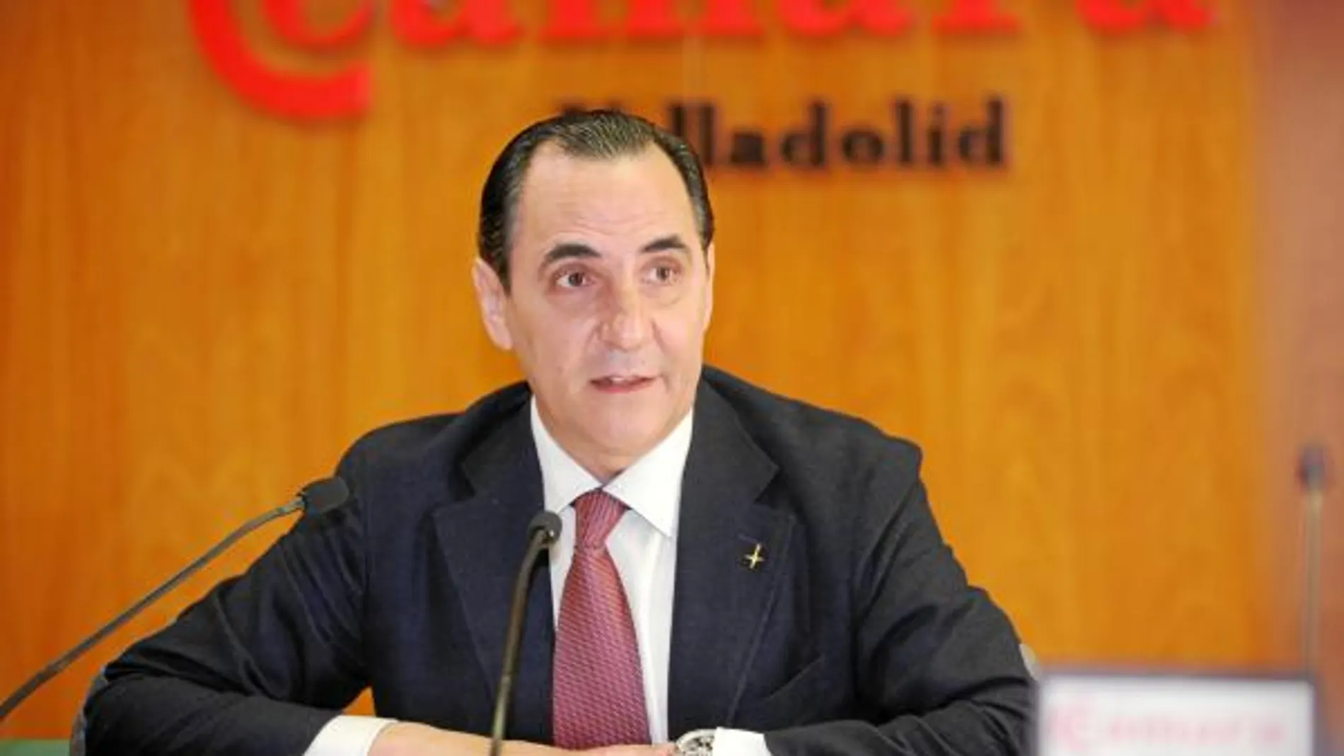 El presidente de la Cámara vallisoletana, José Rolando Álvarez, atiende a los medios de comunicación