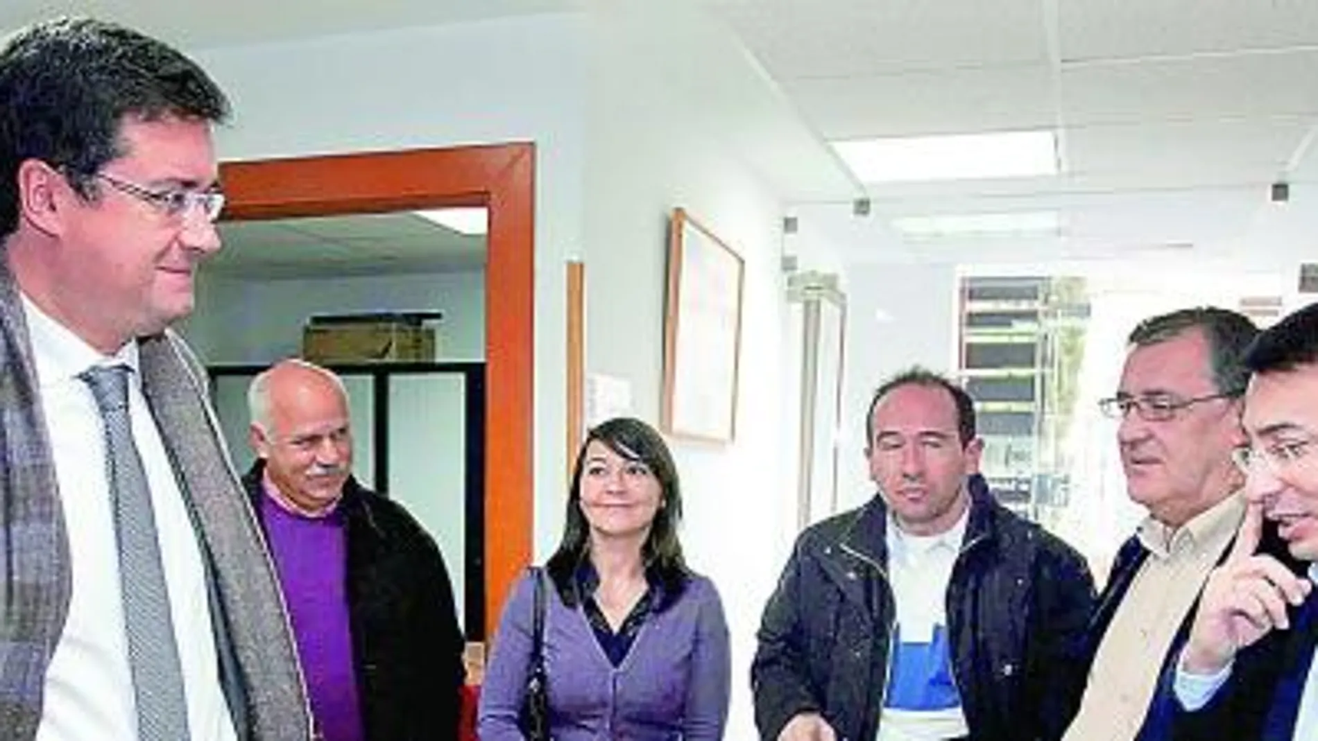 López apuesta por la neutralidad con los candidatos a liderar el nuevo PSOE