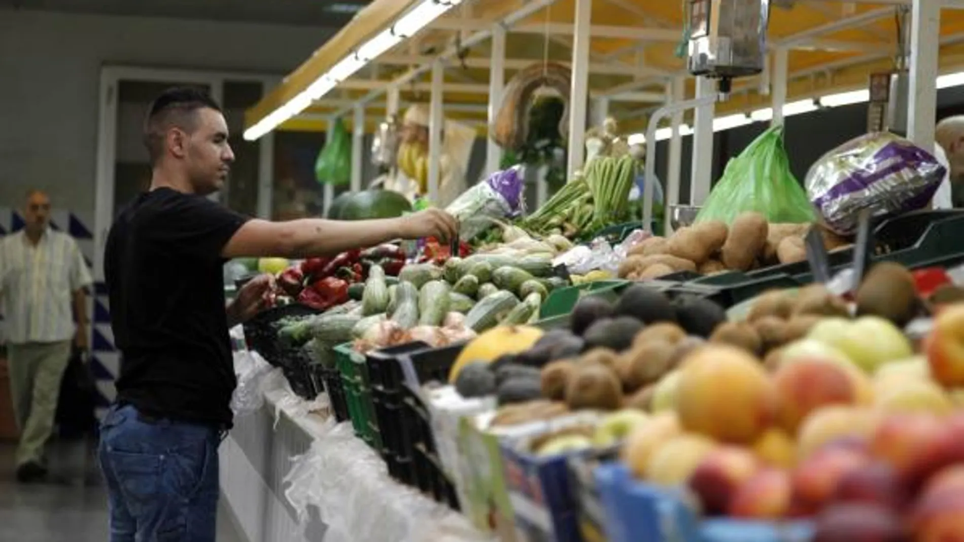Los alimentos multiplican por cuatro su precio del campo a las tiendas