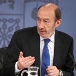 Alfredo Pérez Rubalcaba no teme quemarse por Manuel Chaves