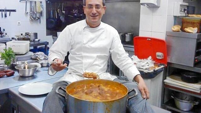 El chef adereza sus recetas con grandes dosis de humor
