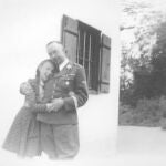 Gudrun Burwitz, junto a su padre, durante la Segunda Guerra Mundial