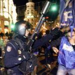 La protesta, convocada por cinco centrales sindicales en demanda de mejoras laborales y ante el "caos"y la "masificación"de las cárceles españolas