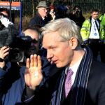 Julian Assange, a la salida del juzgado de Belmarsh