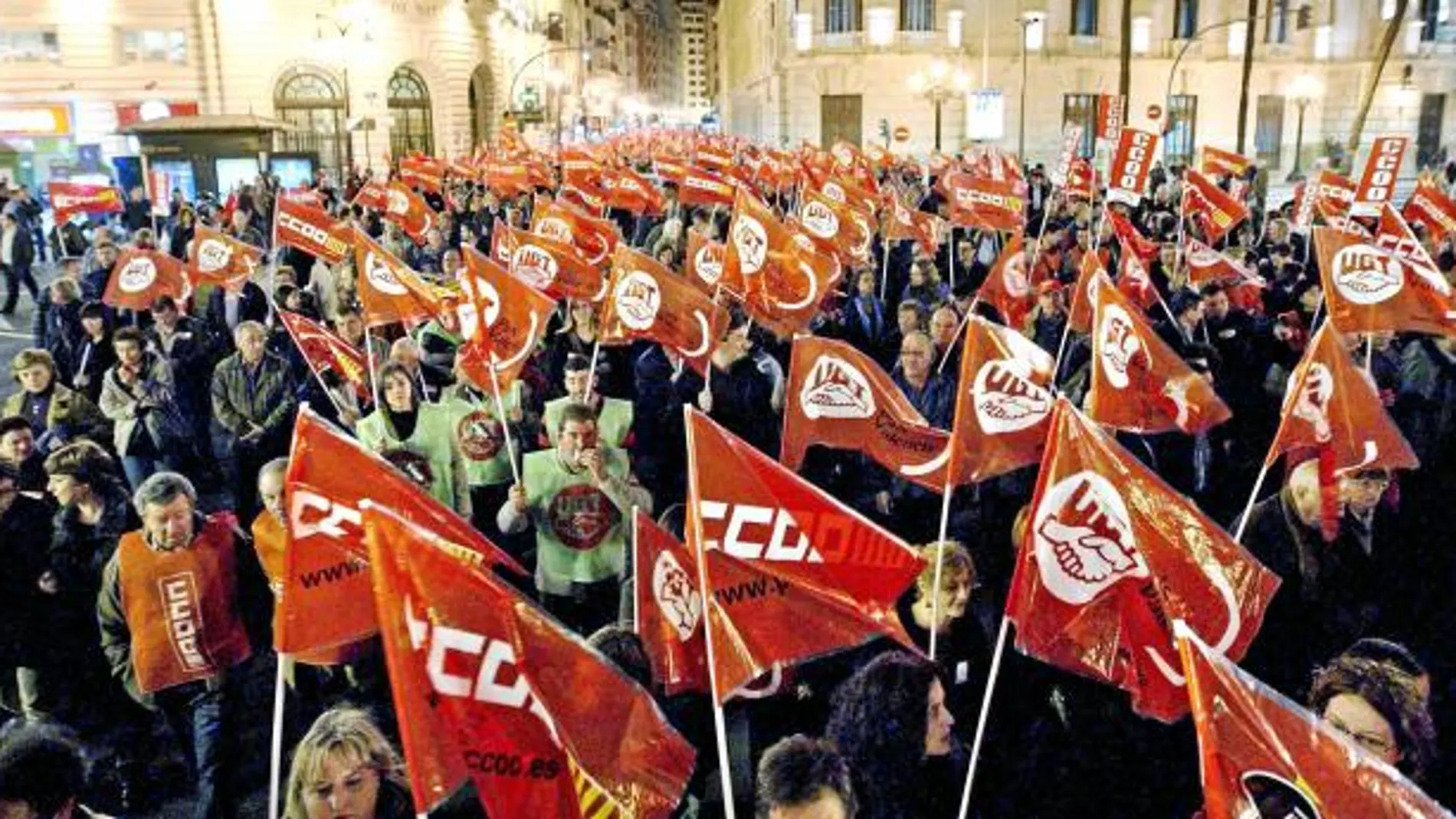 Imagen de una protesta realizada por UGT y CCOO en defensa del sistema público de pensiones