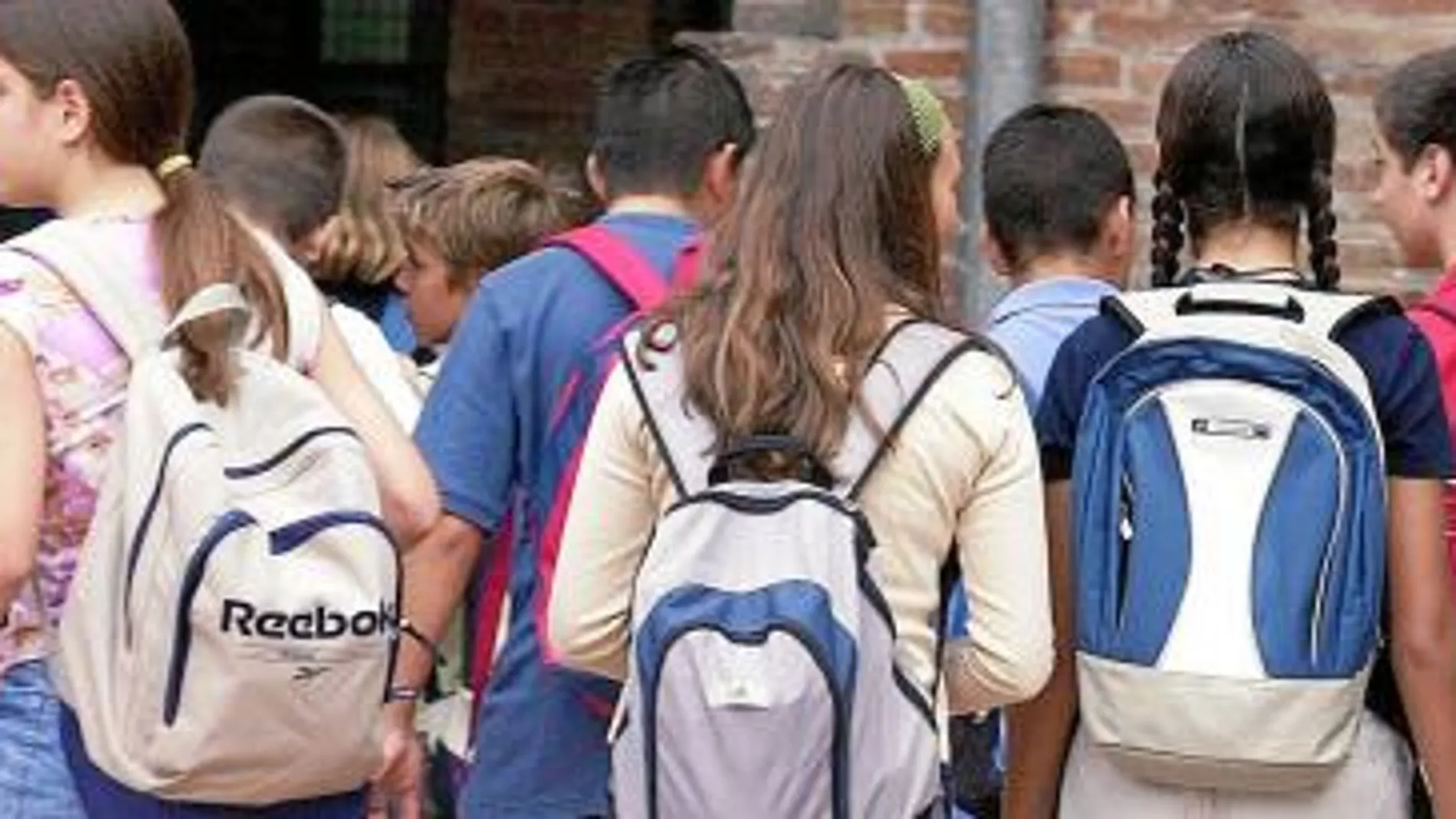 VUELTA al cole. Hoy inician el curso las clases de Primaria y a partir del miércoles harán lo propio las de Secundaria