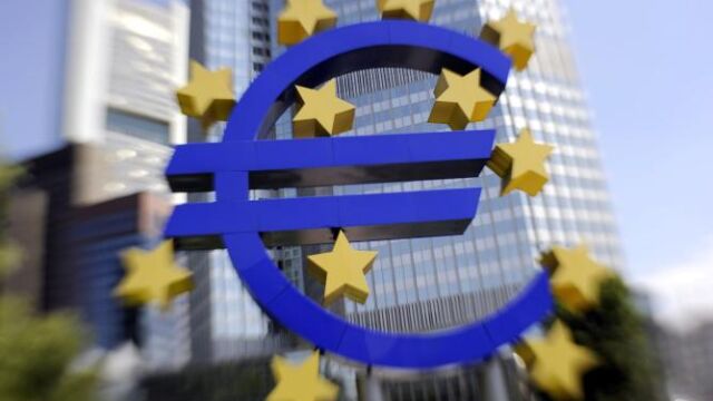 El euro de deprecia casi un 5% en lo que de año