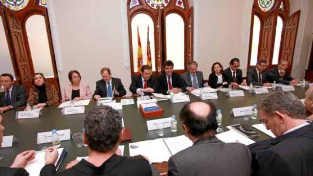 Camps ayer durante su reunión con el Consell Valencià de FP