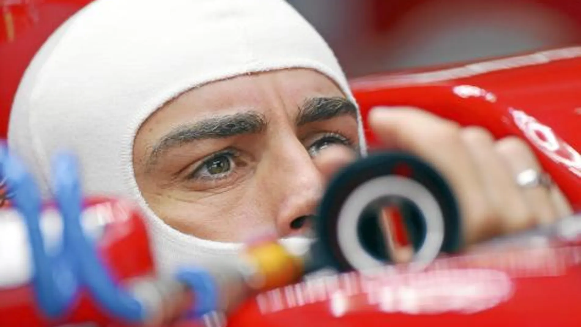 Fernando Alonso y su Ferrari no se mostraron muy rápidos en la primera sesión de entrenamientos del Gran Premio de Malasia
