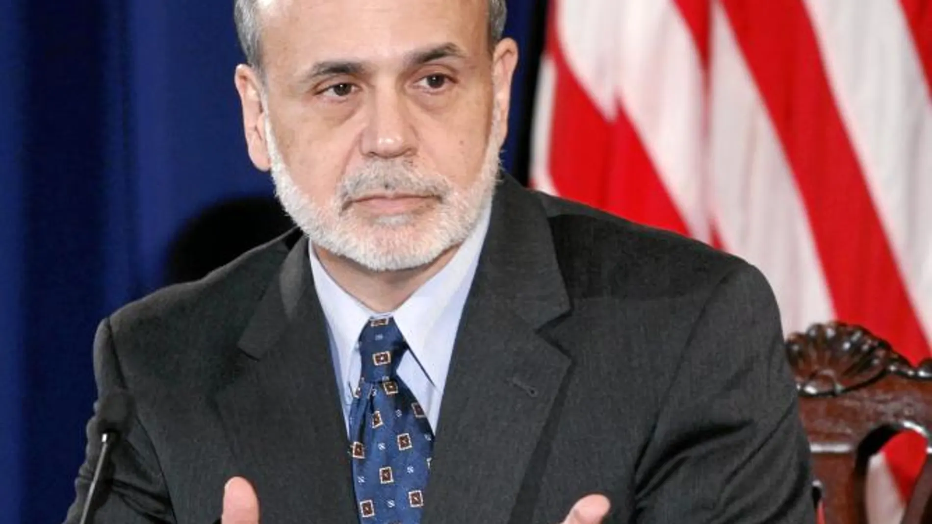 El presidente de la Reserva Federal, Ben Bernanke, insistió ayer en la debilidad del crecimiento de EE UU