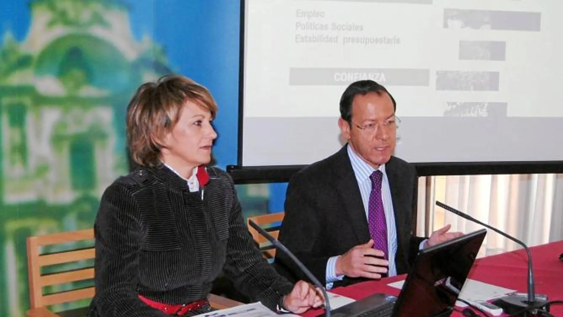 Isabel Martínez Conesa y Miguel Ángel Cámara presentaron las cuentas