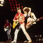Brian May junto a Freddie Mercury en un concierto