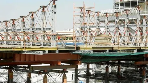 La pasarela de seguridad continúa construyéndose... cuatro días después