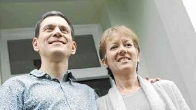David Miliband abandona la primera línea política para dar «libertad» a Ed