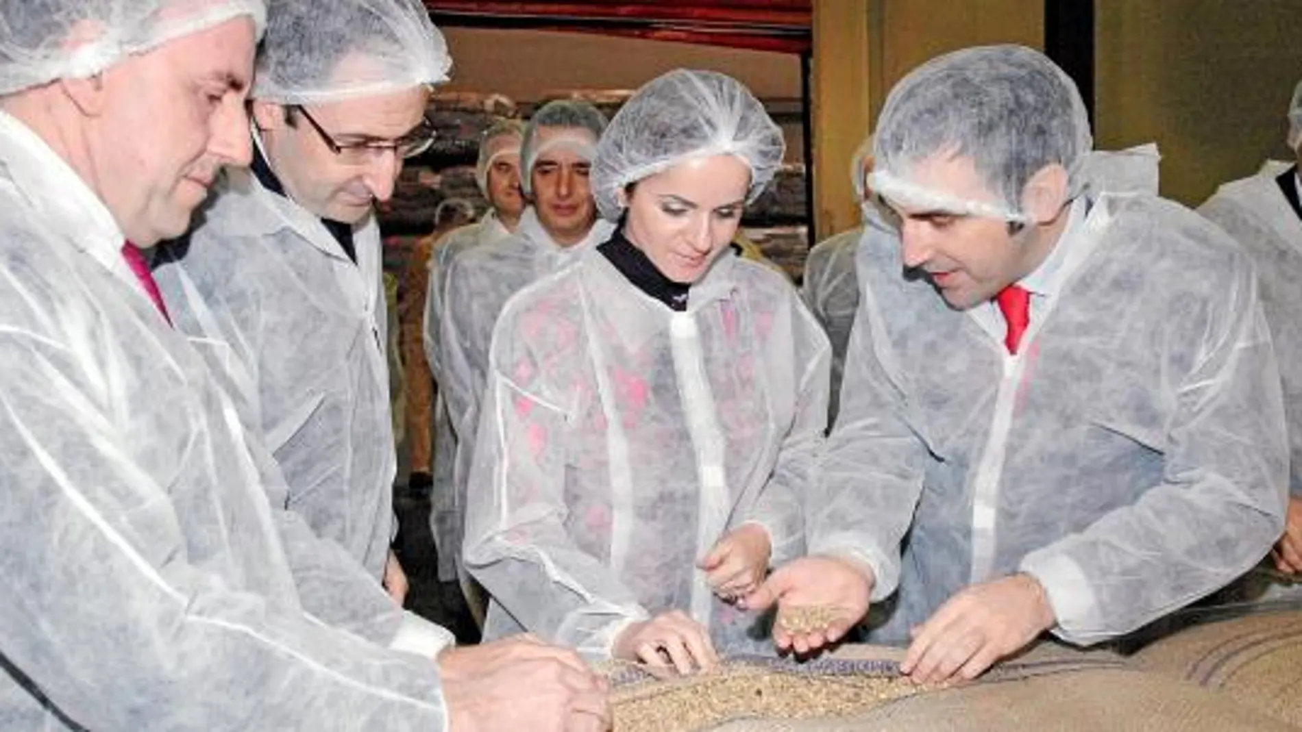 Silvia Clemente conserva con su apoyo los 315 empleos de Seda Solubles