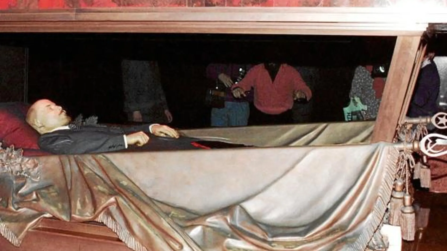 La momia permanece expuesta en la Plaza Roja de Moscú desde agosto de 1924