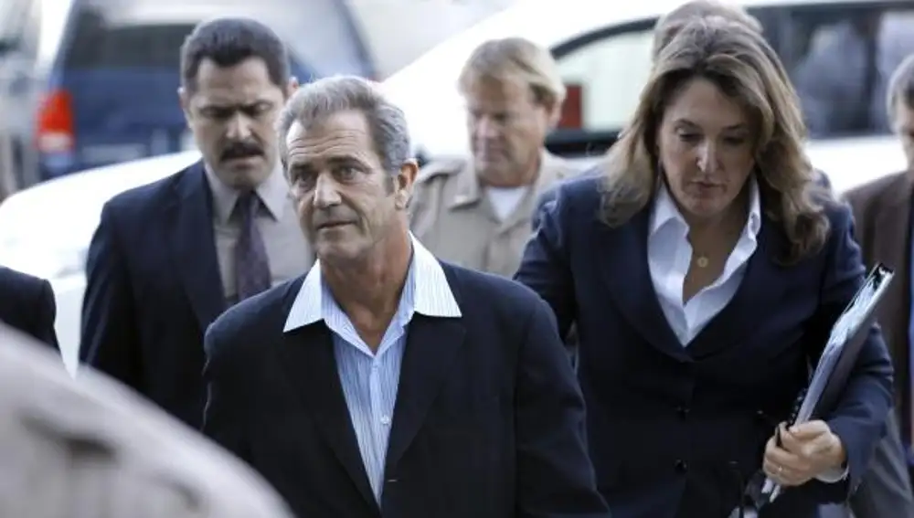 Mel Gibson a su llegada a la corte de los Ángeles donde se le juzgó por malos tratos