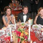 Liliana Godia y Manuel Torreblanca, en el centro de la imagen, durante la cena de entrega del premio