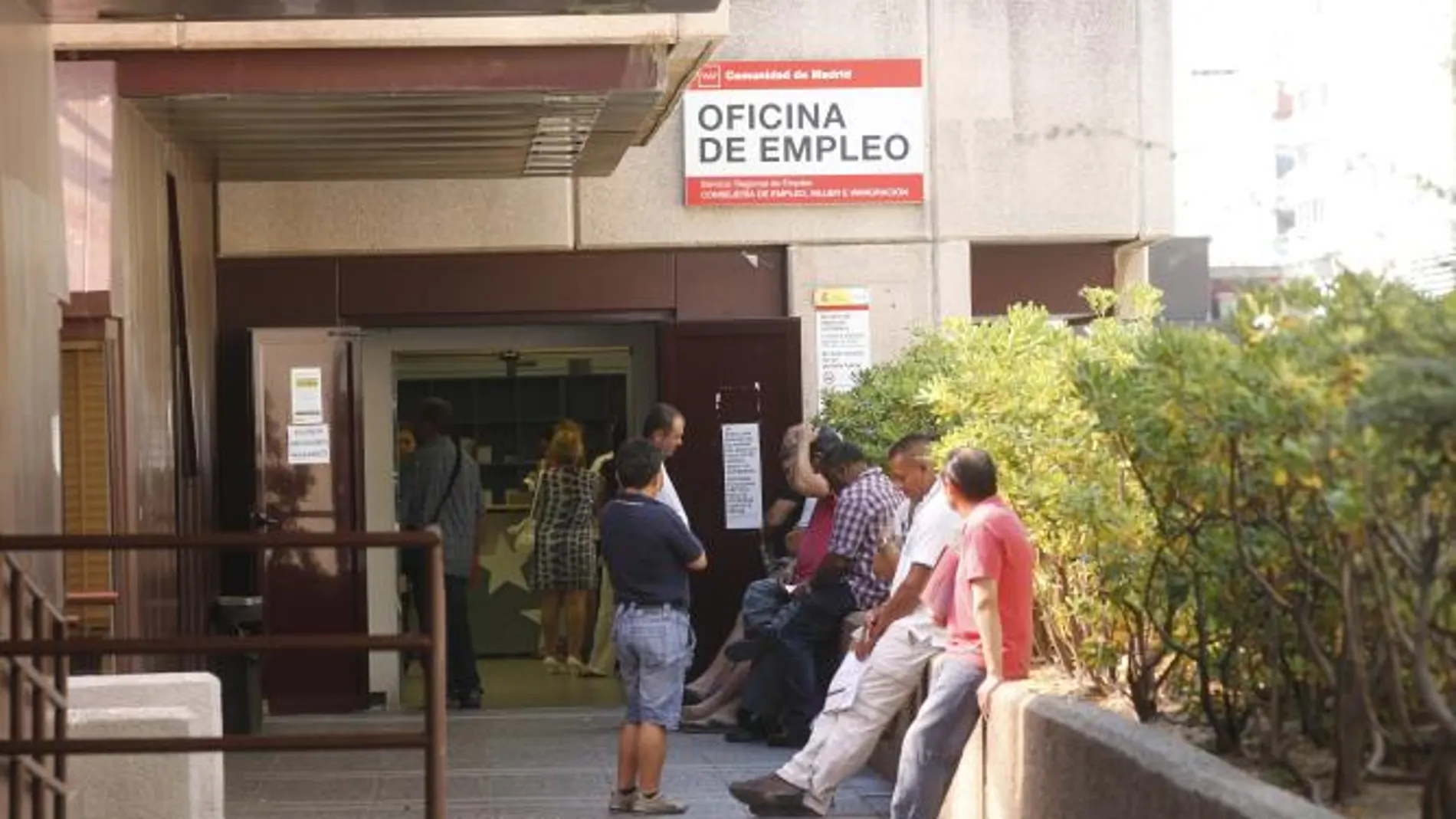 La mitad de los parados lleva más de un año buscando trabajo