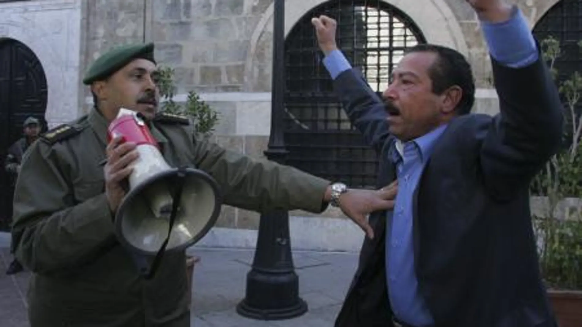 Detenidos en Túnez los ex ministros de Interior y Defensa de Ben Alí