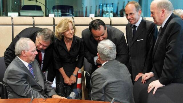 La prima de riesgo española continúa al alza y roza los 360 puntos