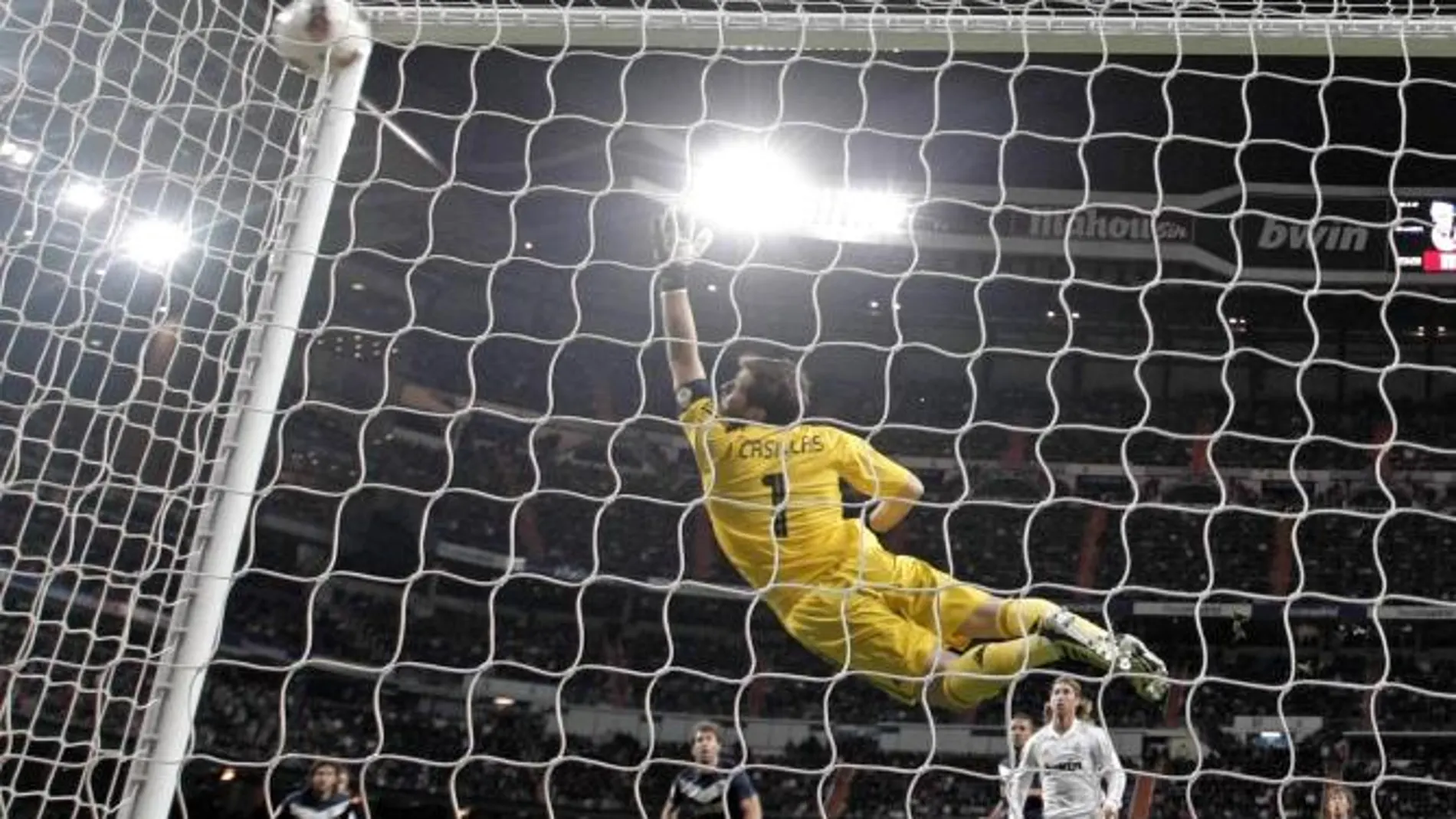 Cazorla congela el Bernabéu (1-1)