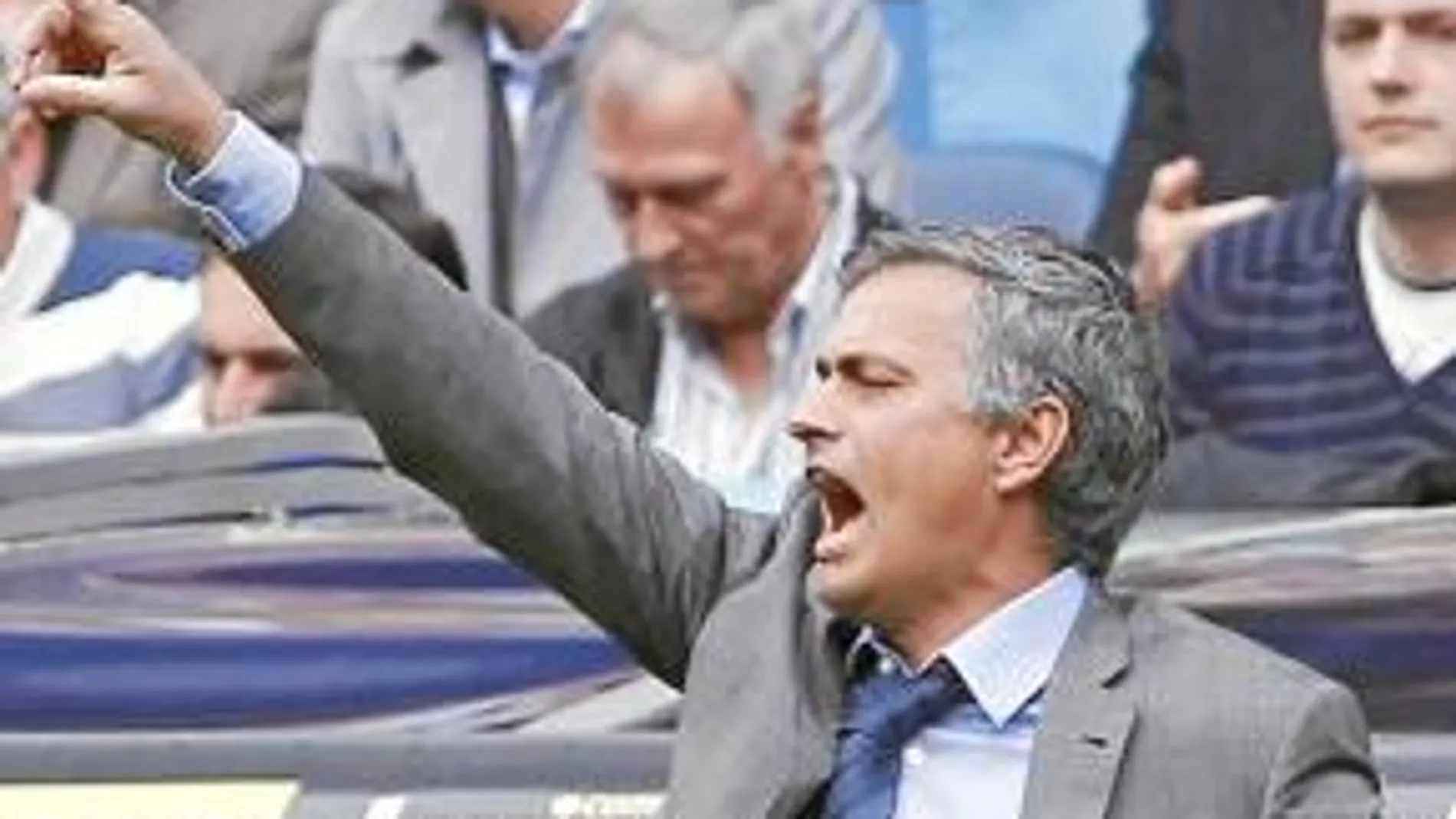 Mourinho reconoció ayer que la Liga se complica cada vez más