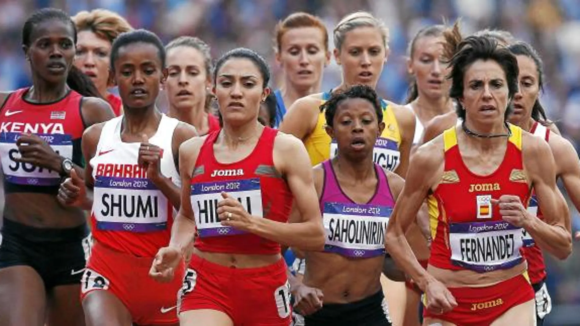 Nuria, a la derecha de la imagen, demostró que tiene experiencia y corrió con mucha cabeza en su serie de 1.500. Terminó cuarta
