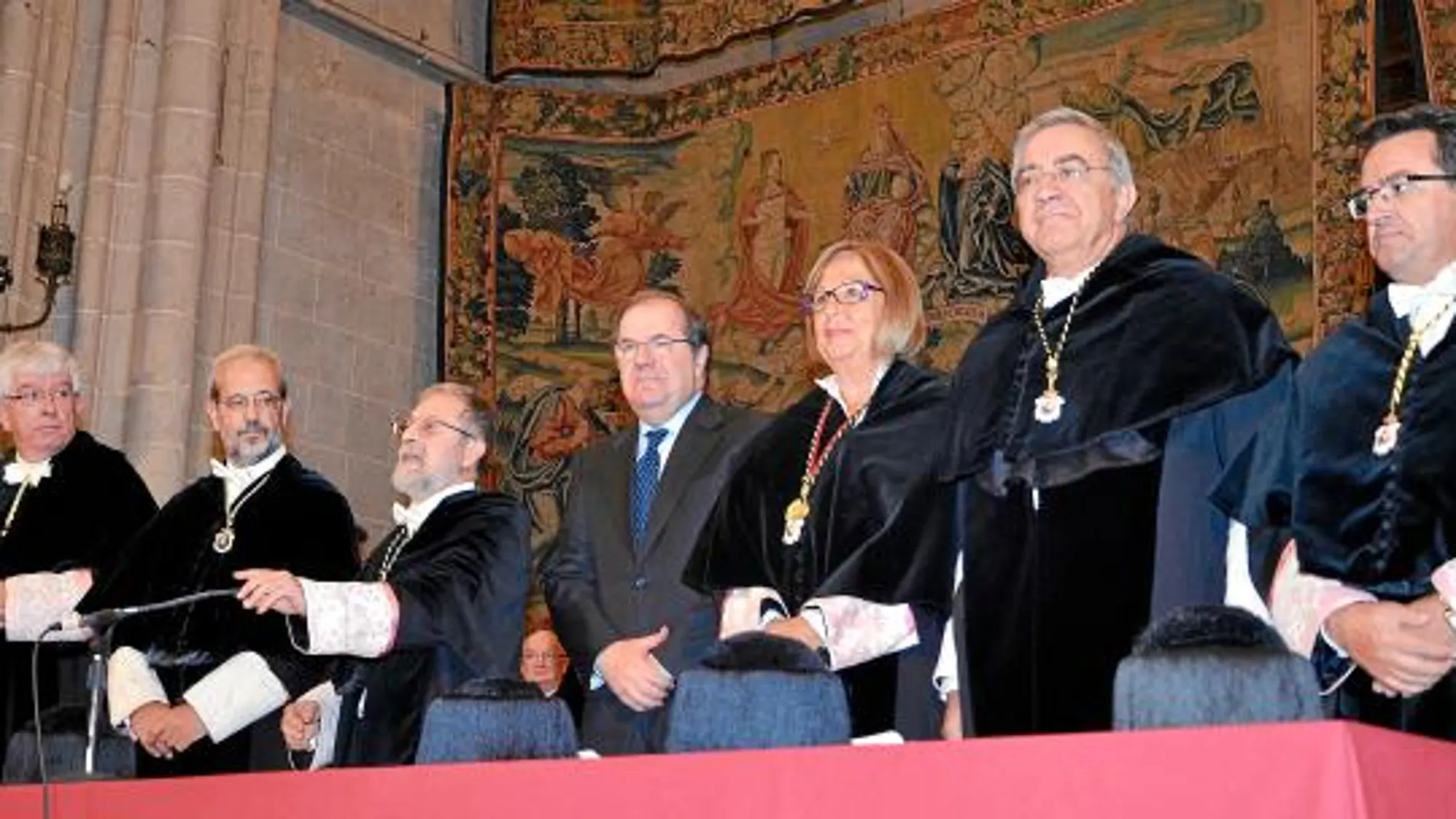 El presidente de Castilla y León, Juan Vicente Herrera, inaugura el año académico en Palencia, junto a los rectores de las universidades autonómicas