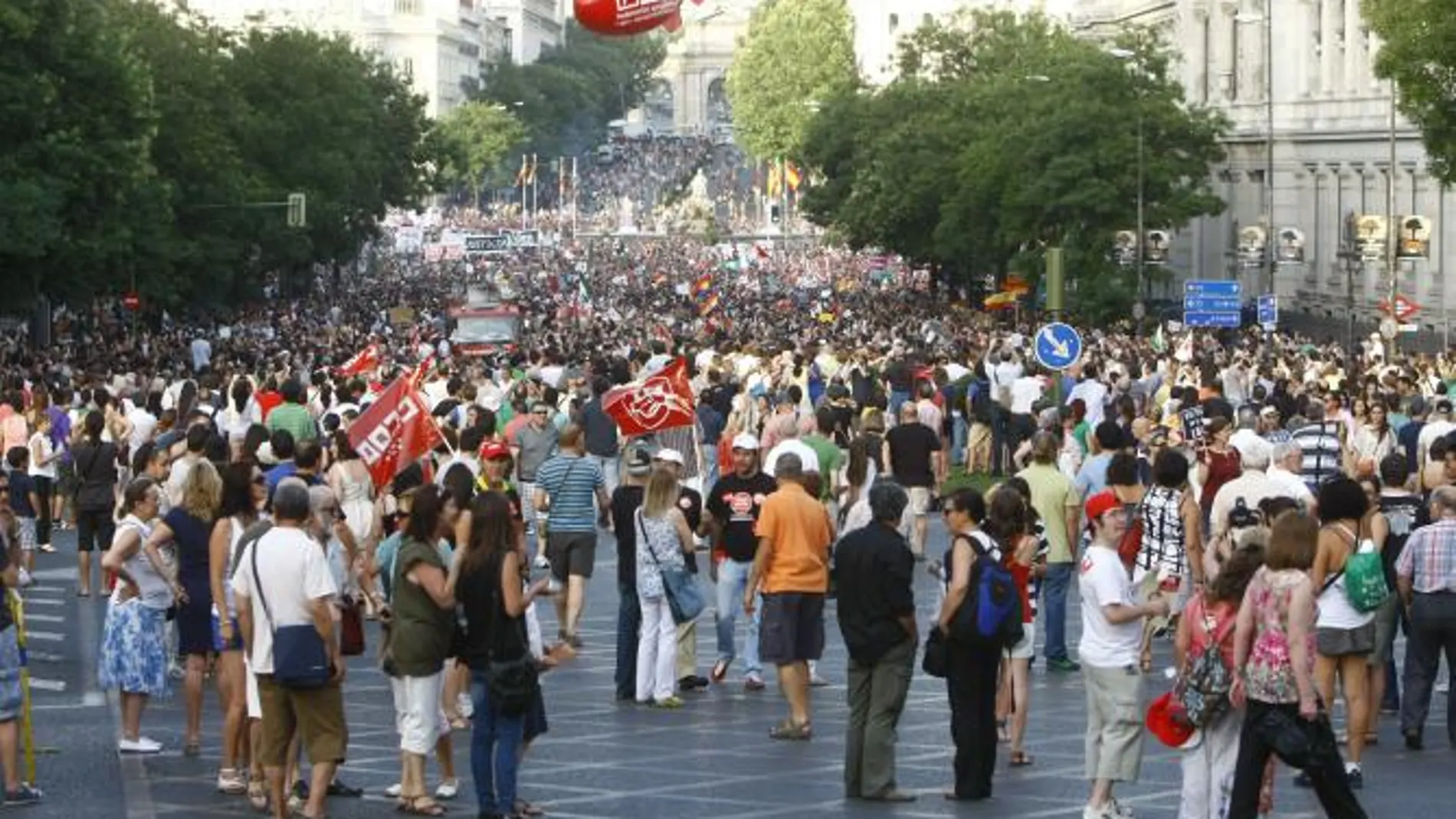 La izquierda agita la calle mientras el mercado apunta a España
