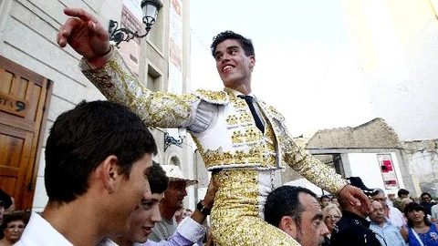 Rubén Pinar le echa una mano a San Juan