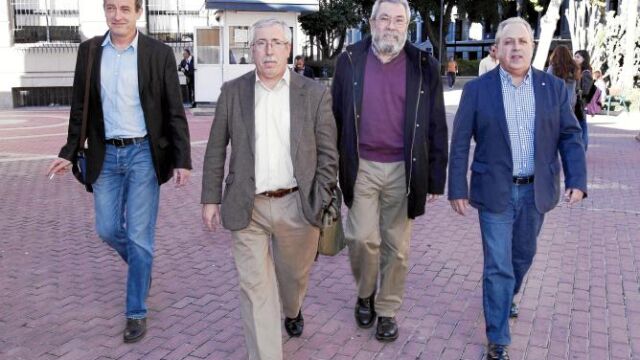 Daniel Bueno, Ignacio Fernández Toxo, Cándido Méndez y Antonio Jiménez, ayer en la ciudad de Murcia