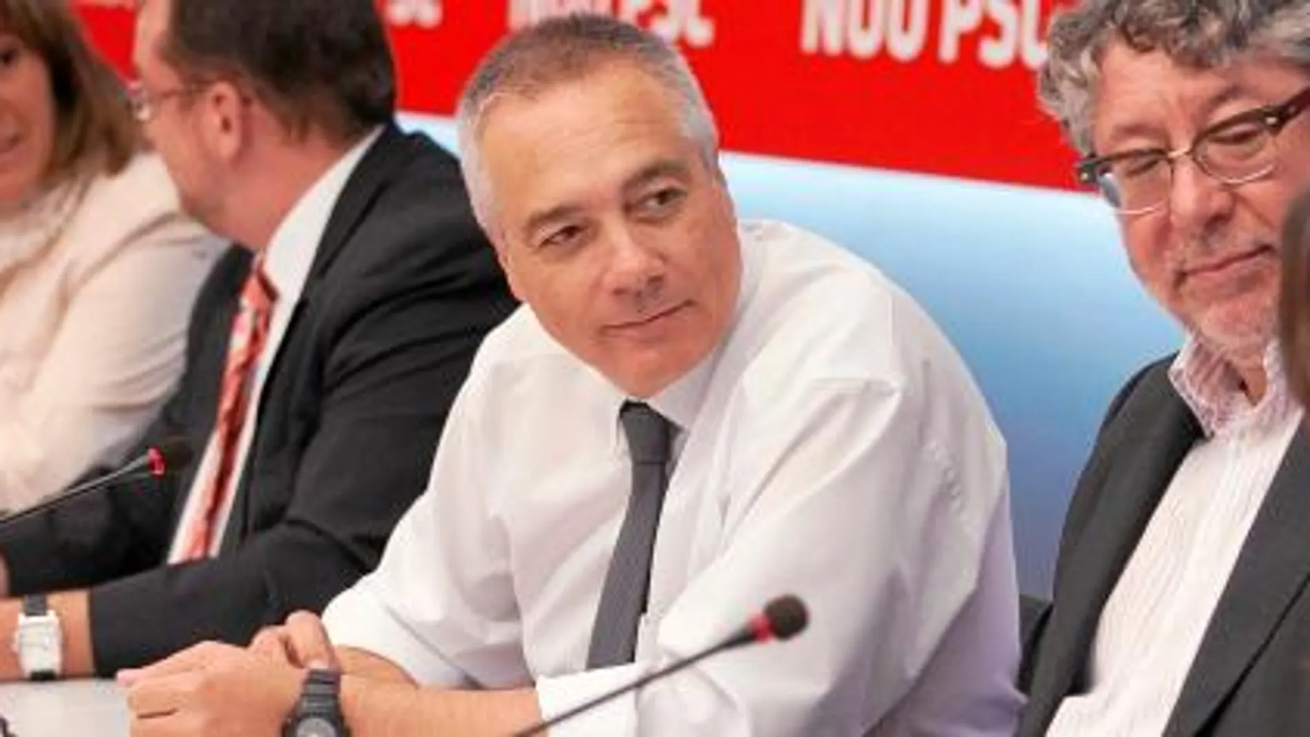 Pere Navarro, ayer, durante la reunión extraordinaria de la ejecutiva del PSC
