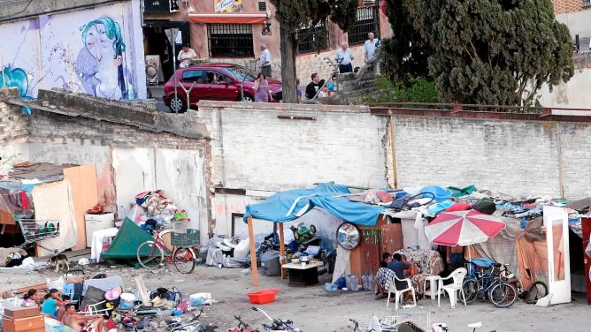 El conflicto de San Jerónimo reabre la cruda polémica del chabolismo