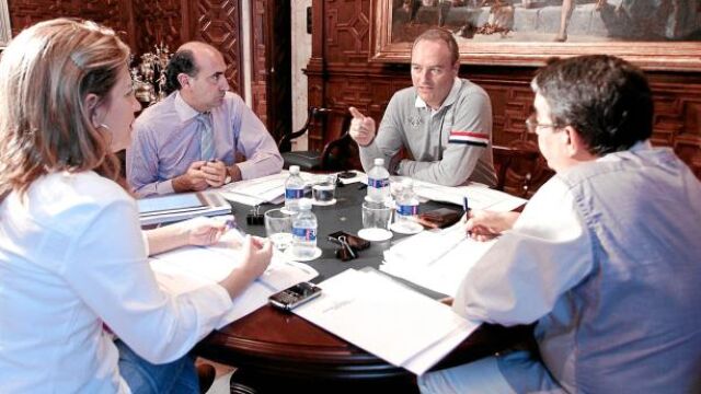 Sánchez de León, Verdeguer, Fabra y Vela se reunieron ayer domingo para abordar los presupuestos
