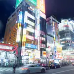  Tokio: torbellino de luces de neón