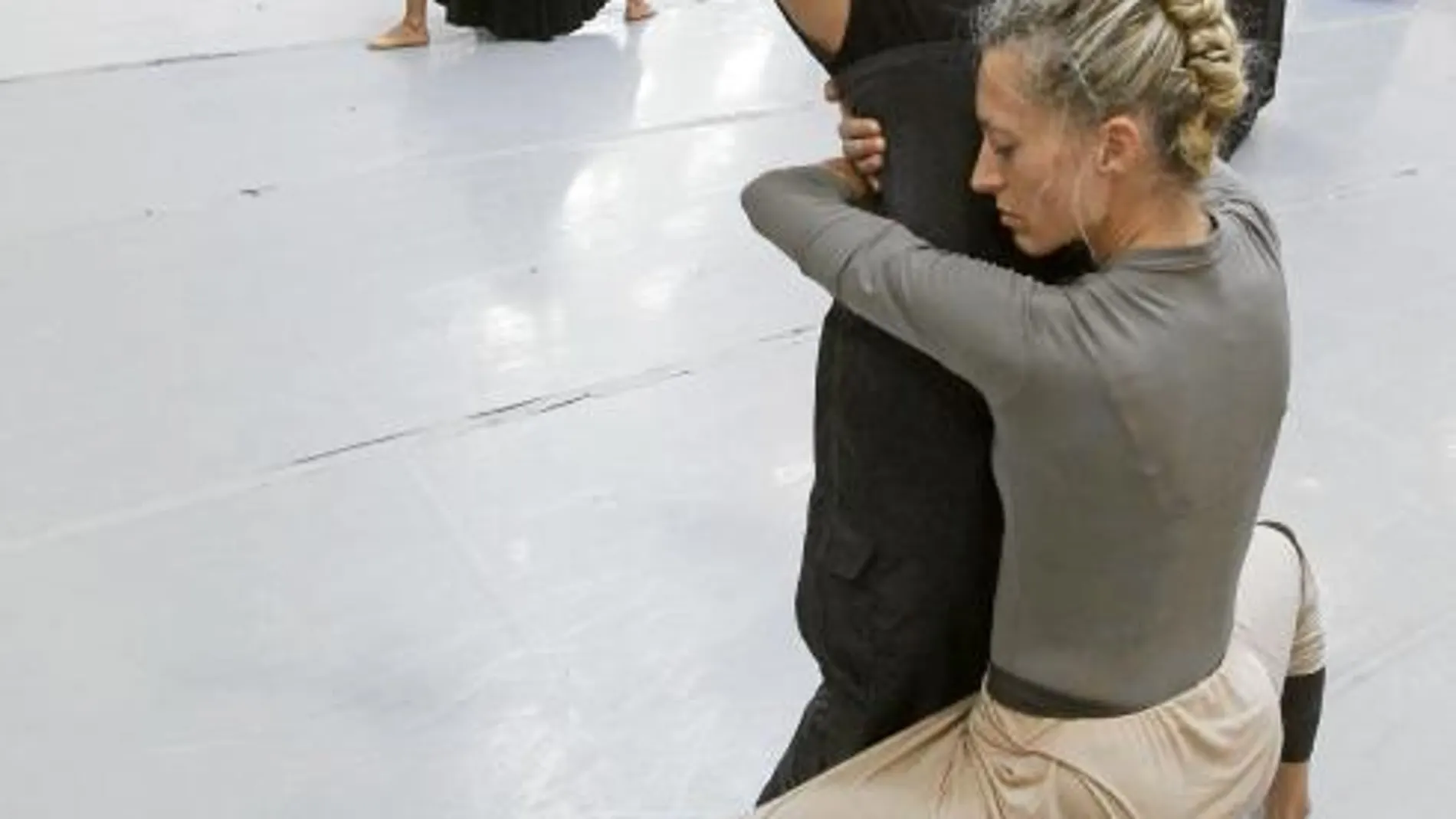 La Compañía Nacional de Danza presentó ayer a los medios su nueva temporada, la primera del nuevo director, procedente del Ballet de la Ópera de París