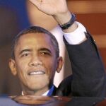 LA GIRA DE obama. Saluda a su llegada a Bali para participar en la Cumbre de la Asociación de Naciones del Sureste Asiático
