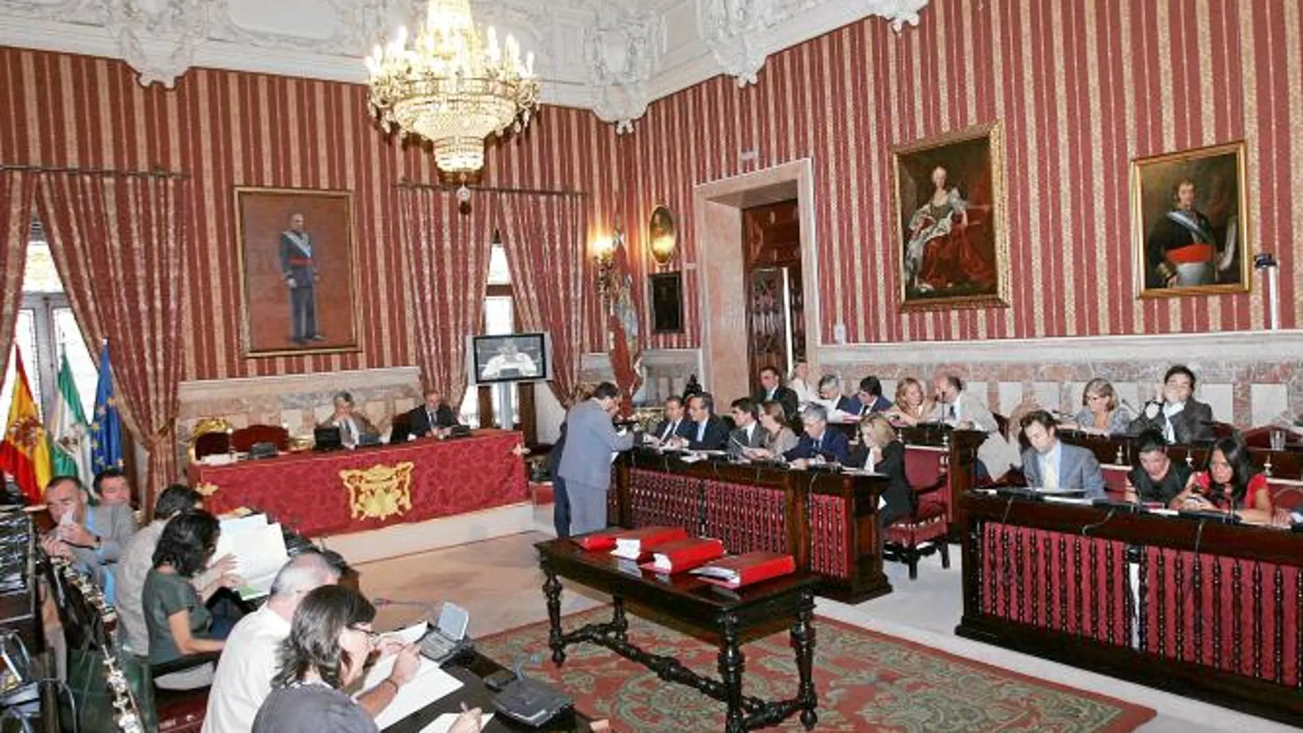 Un momento del Pleno municipal que reprobó las declaraciones del presidente de la Generalitat