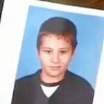 La familia ha empapelado todo su barrio con la imagen del niño