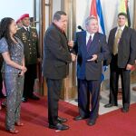 Chávez se suma al conflicto de las Malvinas
