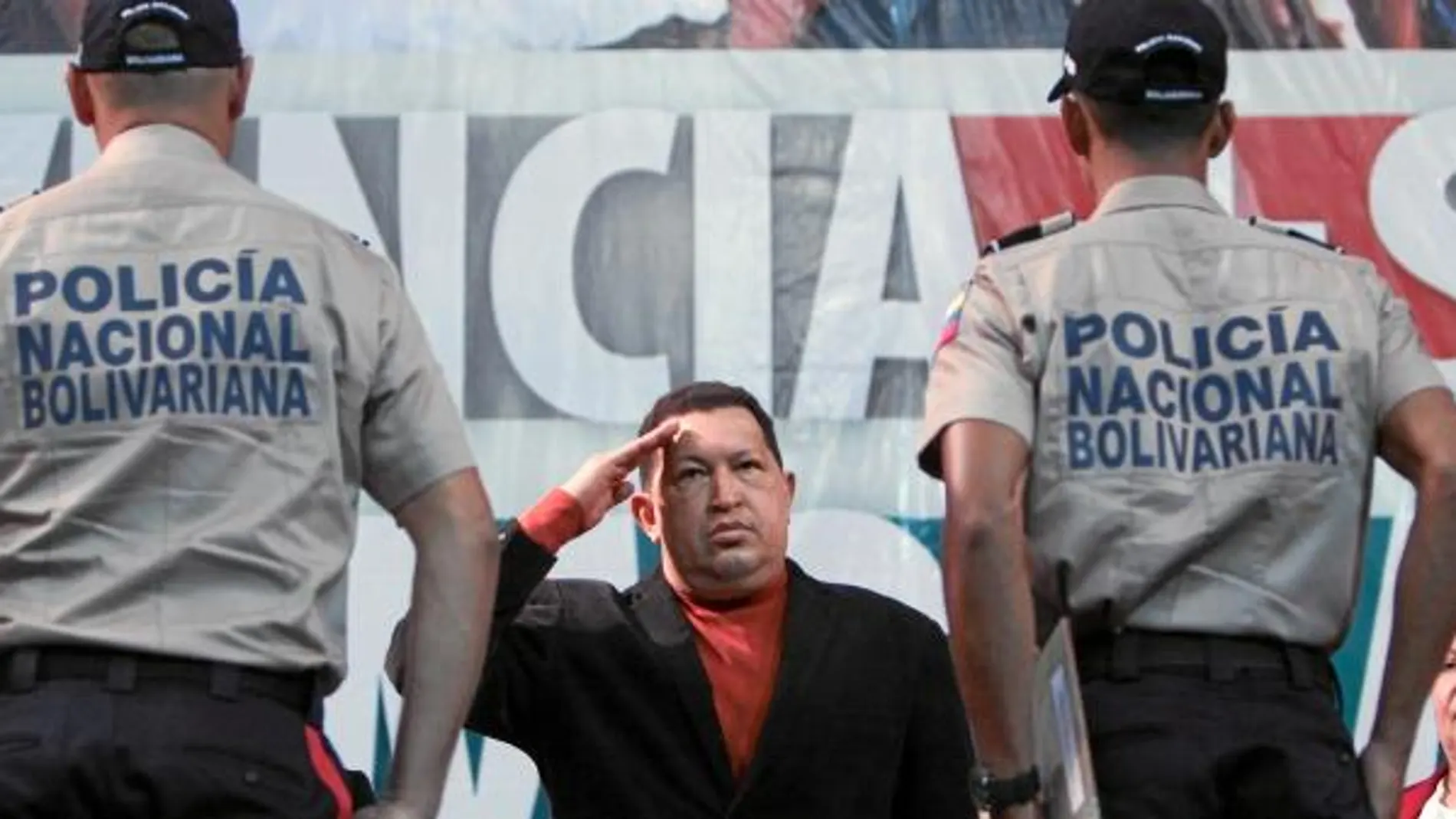 Chávez, en una ceremonia de graduación de agentes en Caracas
