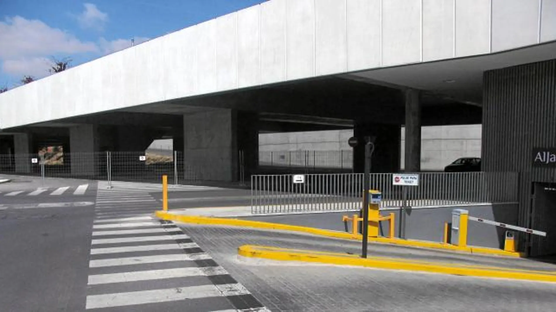 Intercambiador Retrasos. Esta infraestructura debe conectar el Polígono Industrial Pisa con la estación de metro de Ciudad Expo