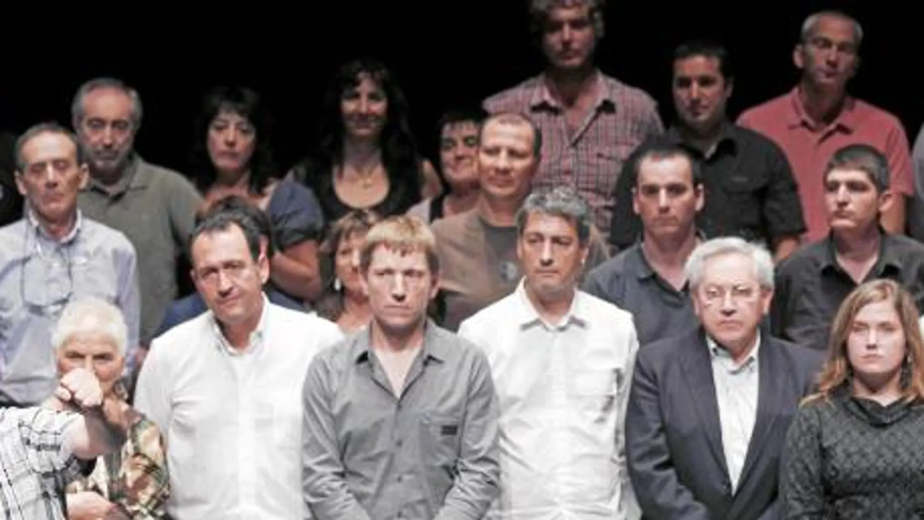 Representantes de Aralar, Alternativa y EA, durante la presentación de su marca electoral, Amaiur, ayer en Pamplona