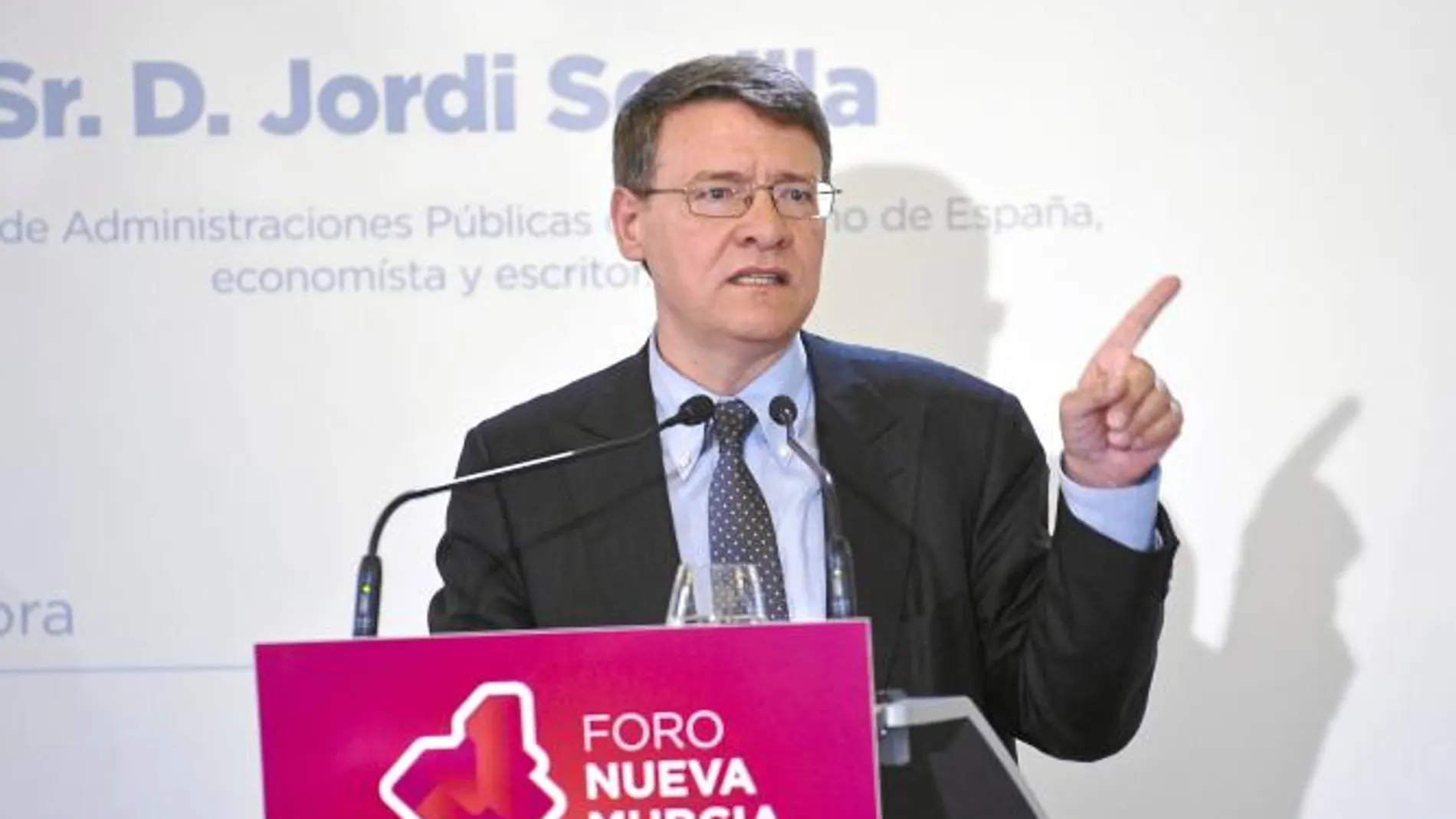 Sevilla sugiere que España sea intervenida para salir de la crisis