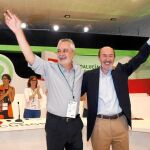 Rubalcaba trata de tapar el agujero del PSOE-A y pide apoyo para Griñán