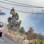 El fuego acorrala al Teide