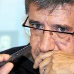 Francisco Fernández, muy emocionado, durante su comparecencia para señalar que deja la política